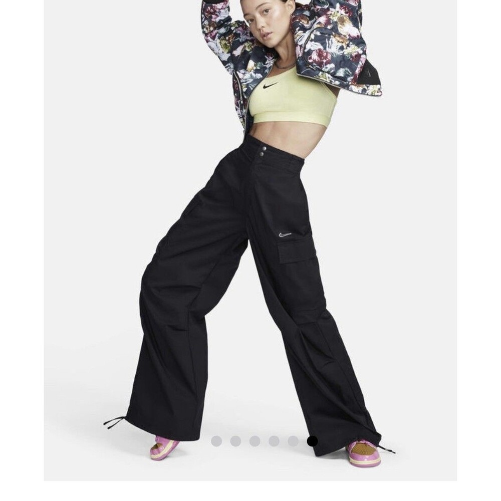 Nike SportswearWomen's High-Waisted Loose Woven Cargo Trousers Size M